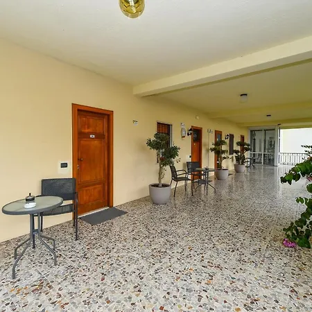 Le Terrazze Su Salo Bed & Breakfast *